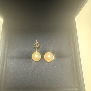 14kt White Gold and Cultured Freshwater Pearl stud earrings